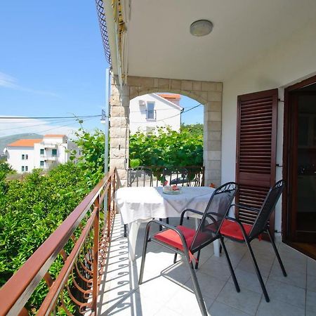 Hella Apartments Трогир Экстерьер фото