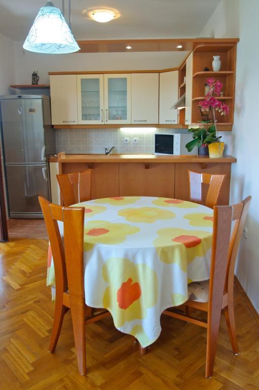 Hella Apartments Трогир Экстерьер фото