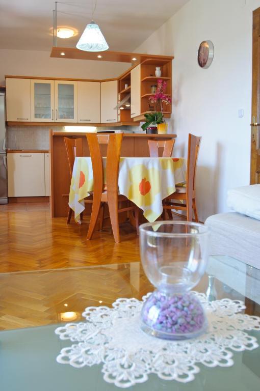 Hella Apartments Трогир Экстерьер фото