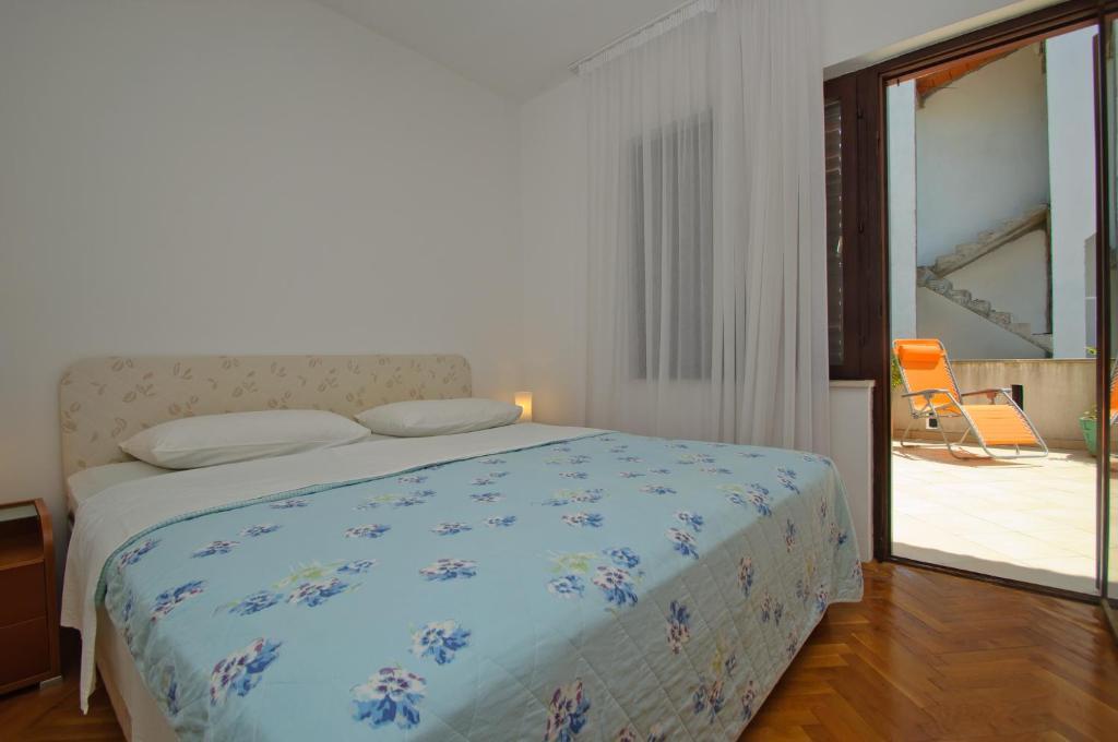 Hella Apartments Трогир Экстерьер фото