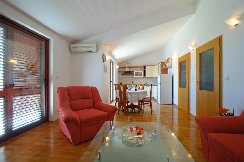 Hella Apartments Трогир Экстерьер фото
