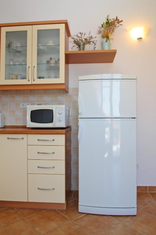 Hella Apartments Трогир Экстерьер фото