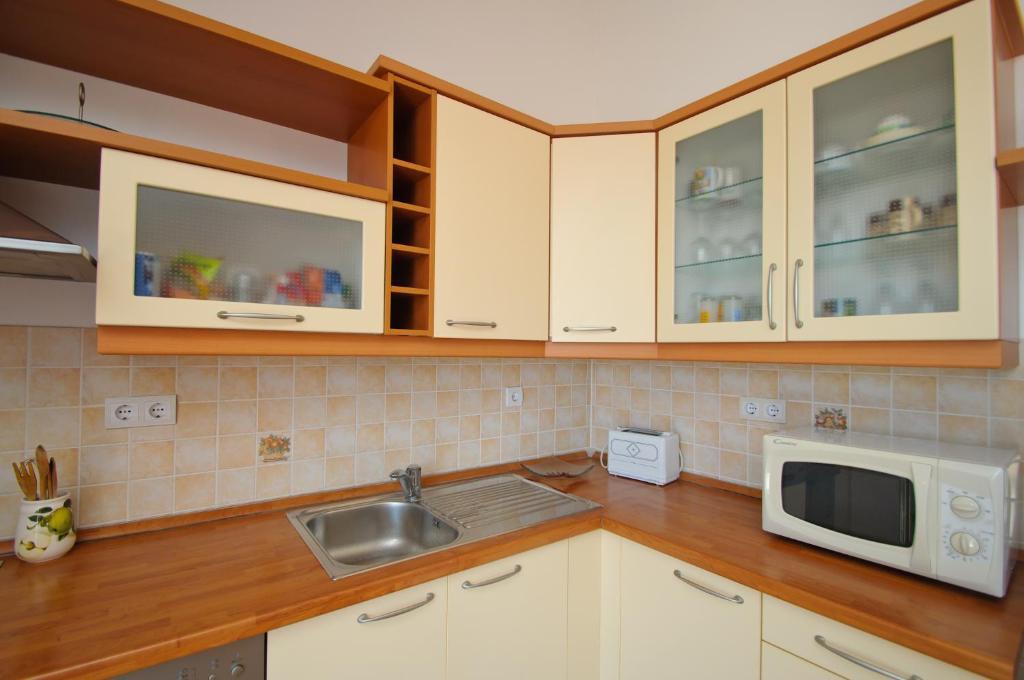 Hella Apartments Трогир Экстерьер фото